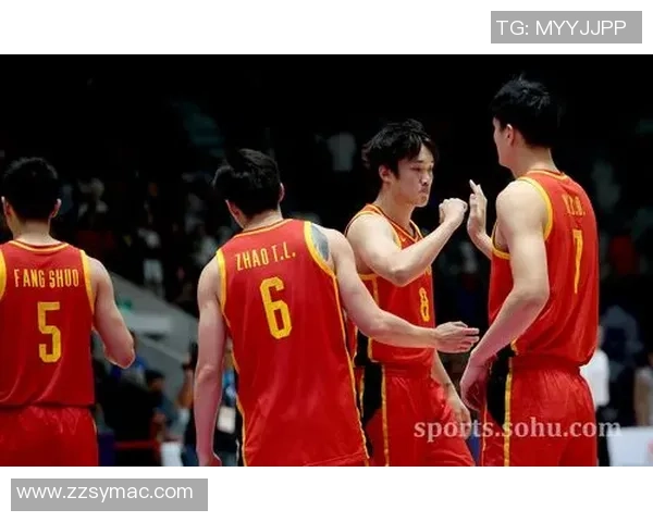 中国男篮红队在与突尼斯的较量中第3节表现分析与精彩瞬间回顾